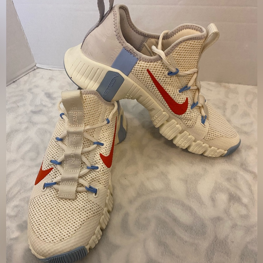 Niki Free Metcon 3 Pale Ivory 
Size 8.5 women’s